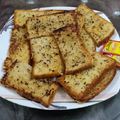 Deepika Arora का कुकस्नैप जब उन्होंने चीज़ ग्रालिक ब्रेड (Cheese Garlic Bread Recipe In Hindi) बनाया था।
