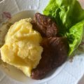 Erka ☺️ Cooksnap-ja, amikor elkészítette a(z) Pecsenye zöld fűszerekkel, petrezselymes burgonyával, tejfölös ubisalival 🥰 receptet.