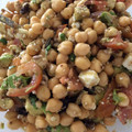 El cooksnap de Irene-Guirao cuando hizo Ensalada de garbanzos y aguacate con vinagreta de miel y mostaza.