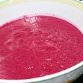 El cooksnap de Becky cuando hizo Gazpacho de remolacha y almendra .
