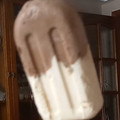 El cooksnap de Amaya Marquina cuando hizo Polo bicolor chocolate y vainilla - Moldes de helado apilables | Lékué.