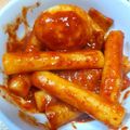 Cooksnap dari Umma_ untuk resep Resep Sinjeon Tteokbokki. Saingannya Yeobki tteokbokki pedas sama2 gampang