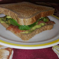 El cooksnap de ELENA SÁNCHEZ cuando hizo Sándwich de aguacate, salmón ahumado y pepinillos ♡.