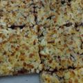 صورة من Ekhlass Aljabari، شاركها بعد تجربة وصفة مبروشة او حجار القلعة مع مربى التين والفريز ☺😋😋😋