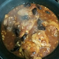El cooksnap de julian.novellon cuando hizo Contra muslos de pollo en salsa de ciruelas y piñones.