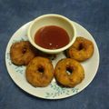 Rekha Ramchandani's cooksnap of when they made બ્રેડ ના મેંદુવડા (Bread Medu Vada Recipe In Gujarati).