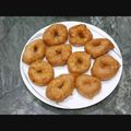 Riya Tomar 's cooksnap of when they made Medu vada with sambar.