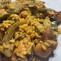 El cooksnap de @tesa.cuina cuando hizo Paella con alcachofas, habas y ajos tiernos, carne y albondiguitas.
