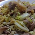 รูป Cooksnap ของ Theerayot Narak เมื่อเขาทำ ผัดกระหล่ำปลีหมู