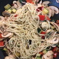 El cooksnap de Aurora Revenga Diaz cuando hizo Fideos chinos con soja, curry y verduras.