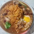 Cooksnap Lily Suryani Mohd Ali semasa beliau membuat Homemade Sizzling Yee Mee.