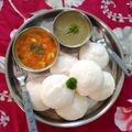 Pooja Katake Vyas's cooksnap of when they made रविवार स्पेशल नाष्टा इडली,चटणी सांबार (idli sambhar chutney recipe in marathi).