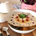 Madhu Walter का कुकस्नैप जब उन्होंने पाइनएप्पल रायता (Pineapple raita recipe in Hindi) बनाया था।