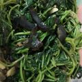 張子芸 的 皮蛋炒地瓜葉 cooksnap