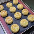 𝓢𝓾𝓴𝓲 𝓛𝓪𝓲 的 酥皮奶皇月餅 cooksnap