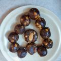 Daksha Danidhariya 's cooksnap of when they made ખજુર બોલ(khajur ball recipe in gujarati).