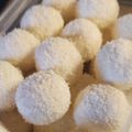 Mischl-Balika Krisztina Cooksnap-ja, amikor elkészítette a(z) Keto raffaello golyó (Ketogén) receptet.