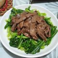 愛吃的小芸 的 芥藍菜花炒肉 cooksnap