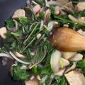 Cooksnap Elsia Abby semasa beliau membuat Bayam Merah Tumis Air.