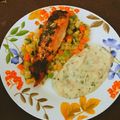 El cooksnap de Esthela Flores cuando hizo Salmón en mantequilla de ajo y cilantro con puré de papas y crema agria..
