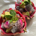 El cooksnap de @tesa.cuina cuando hizo Ensalada de mango, fruta del dragón, granada, miel y menta.