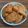 Cooksnap Aznie Khasri semasa beliau membuat Ayam Goreng Kunyit Crispy.