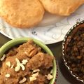 Seema Raghav का कुकस्नैप जब उन्होंने भोग प्रसाद काले चने, हलवा पूरी (bhog prasad recipe in hindi) बनाया था।