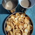 Poonam का कुकस्नैप जब उन्होंने आलू का पापड़ और चाय (aloo ka papad aur chai recipe in Hindi) बनाया था।