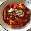 รูป Cooksnap ของ oum.foodstuff เมื่อเขาทำ ต๊อกโบกีร้อนๆ🍲