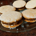 El cooksnap de Paula Zambelli cuando hizo Alfajores cordobeses con relleno dulce de leche y dulce de fruta.