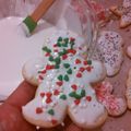 jennifer.clark.52493's cooksnap of when they made Royal icing*hardening icing.