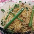 รูป Cooksnap ของ มาลี(黃細卿) เมื่อเขาทำ เส้นหมี่ผัดผักแม้ว (เจ)