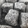 Vultur Angyalka Cooksnap-ja, amikor elkészítette a(z) Kókuszkocka (glutén-, cukor- és tejmentes) receptet.