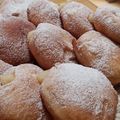 Cooksnap dari Fasni Harefa untuk resep Bombolini italian donat with vla vanilla😍