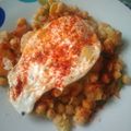 El cooksnap de manuel cuando hizo Garbanzos con patatas y huevos fritos al pimentón picante.