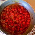 Cooksnap από ΜΑΚΗΣ Ο ΜΑΓΕΙΡΑΣ στη συνταγή Χωριάτικα λουκάνικα με σάλτσα τομάτας