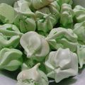 Cooksnap dari Alma Modjo untuk resep Pandan Meringue Cookies