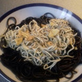 El cooksnap de Silvia Navarro cuando hizo Espagueti al nero di sepia (pasta negra) con gulas.
