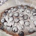 El cooksnap de Africas Menú cuando hizo Bizcocho de cerezas con yogurt griego de fresa.