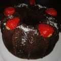 کوک اسنپ پارسا بعد از امتحان کردن کیک اسفنجی با سس شکلات و کنجد😋.