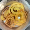 Kavita Sukhani का कुकस्नैप जब उन्होंने जलेबी (Jalebi recipe in Hindi) बनाया था।