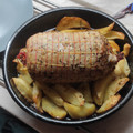 Cooksnap από Θανασης Περιστερης στη συνταγή Έτοιμο ρολό κοτόπουλο στο φούρνο με πατάτες και έξτρα σως