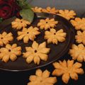 Reeta Sahu का कुकस्नैप जब उन्होंने लीफ फ्लावर मठरी (leaf flower mathri recipe in Hindi) बनाया था।