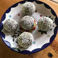 El cooksnap de Joaquin Buriani cuando hizo Trufas de ciruelas, coco y miel 😋 una dulzura súper saludable!!!!.