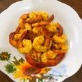 Cooksnap Cempaka Putih semasa beliau membuat Udang Goreng Kunyit.