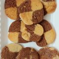 Vandana Mathur का कुकस्नैप जब उन्होंने आटा,सूजी से बने चॉकलेट बिस्कुट (Aata suji se bne chocolate biscuit recipe in Hindi) बनाया था।