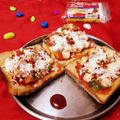 Mrinalini Sinha का कुकस्नैप जब उन्होंने ब्रेड पिज़्ज़ा (Bread Pizza Recipe in Hindi) बनाया था।