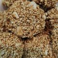 sweety का कुकस्नैप जब उन्होंने तिल लड्डू (Til Laddu recipe in Hindi) बनाया था।
