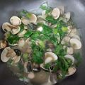 王筱君 的 炒九層塔蛤蜊 cooksnap