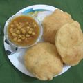 Akanksha Pulkit का कुकस्नैप जब उन्होंने पंजाबी छोले भटूरे (Panjabi Chhole Bhature recipe in Hindi) बनाया था।